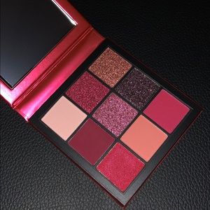NWT Huda Beauty Ruby Obsessions Palette